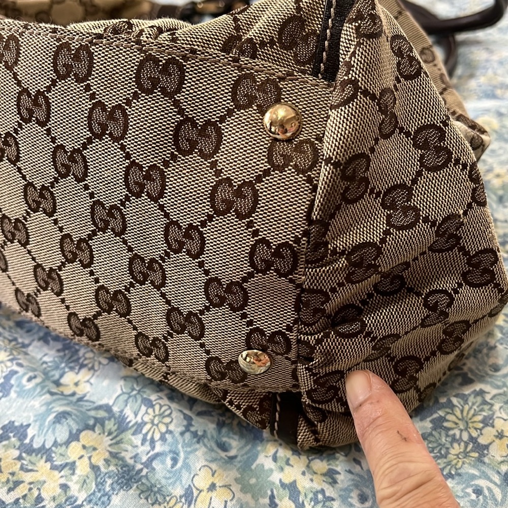 Vintage Gucci Shoulder Bag. Come with free wallet - Picture 4 of 16